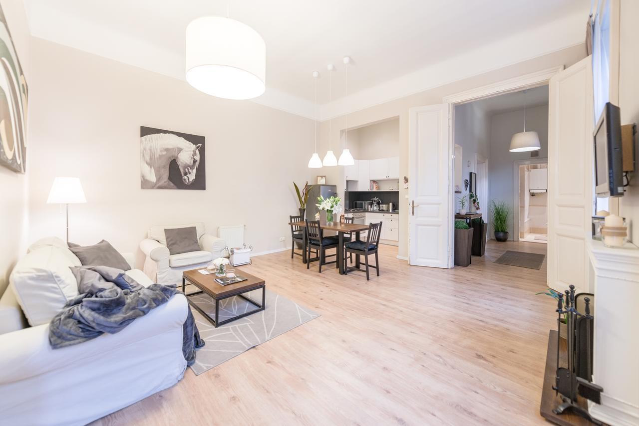 Paulay Apartment Budapest Ngoại thất bức ảnh
